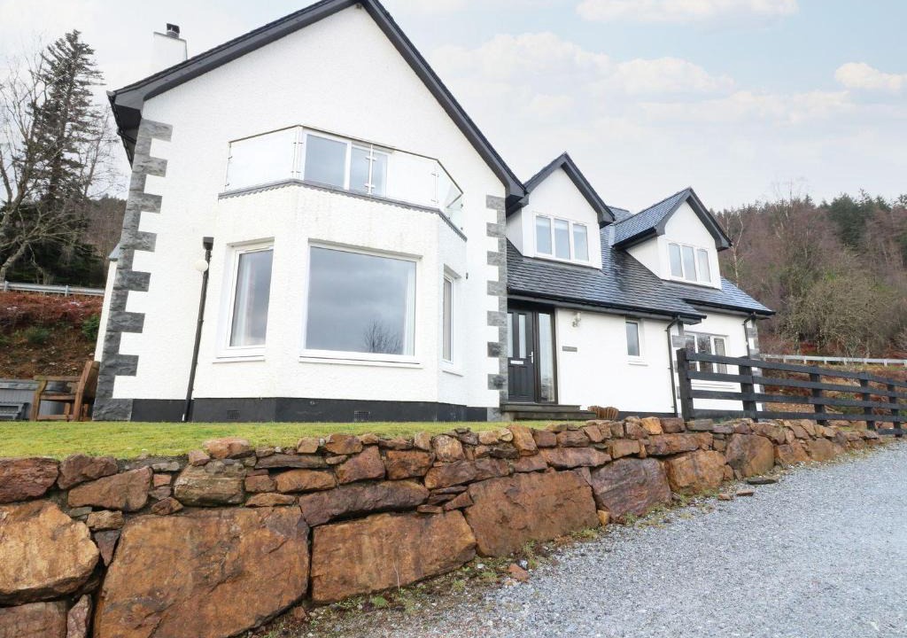 Spean Bridge House | Luxury Highland Home in Scotlands' Great Glen