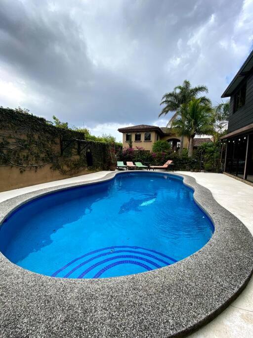 Escazu Villa | Luxury Home con vista, en las montañas de Escazu