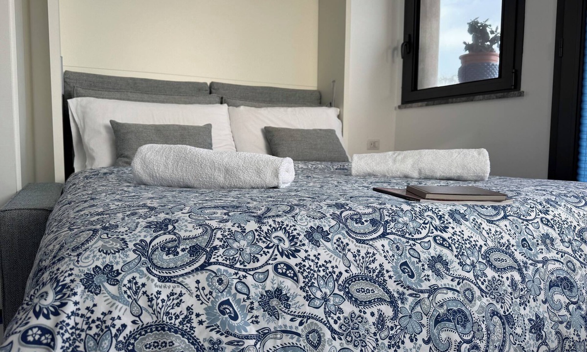 Fondachello House | Luxury Room Poseidone, 2 people, sea-view swimming pool access.