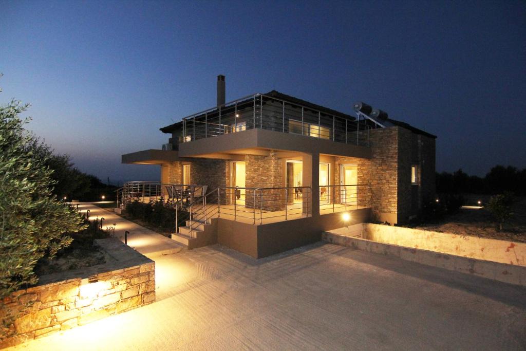 Malevizi Villa | Luxury Villa Andriana