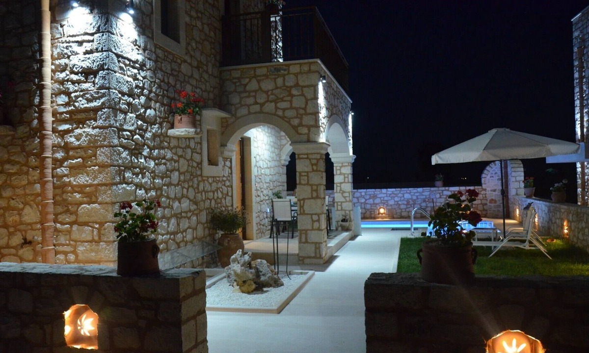 Roumeli Villa | Luxury Villa Marvi in a Charming Cretan Village