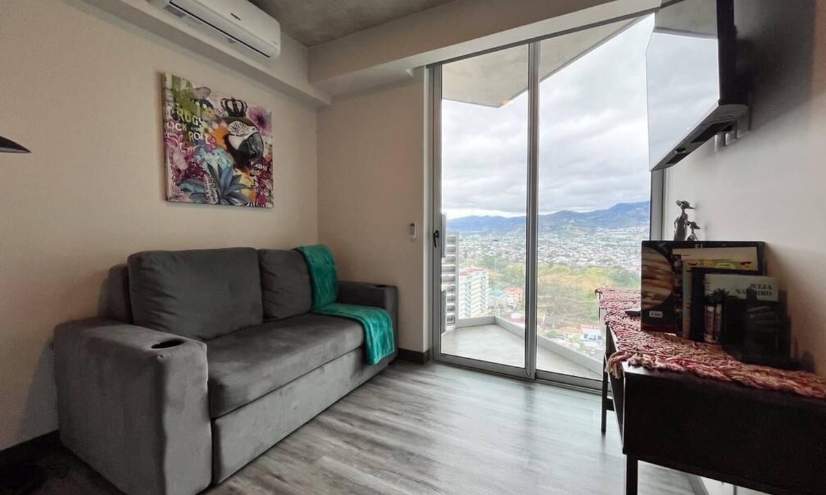 Mata Redonda Apartment | Macaw at 20's Pool, Gym & Stylish City Stay
