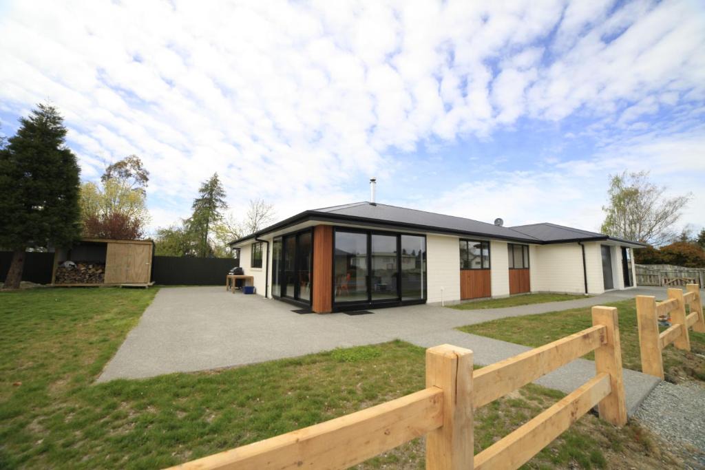 Twizel House | Mackenzie Magic
