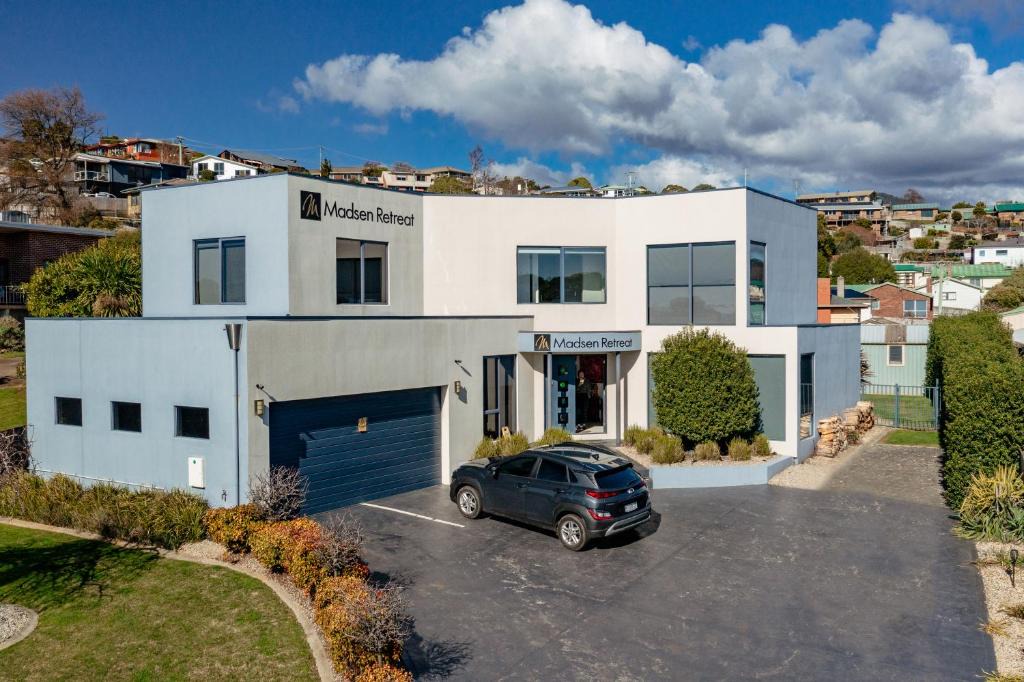 Penguin House | Madsen Retreat