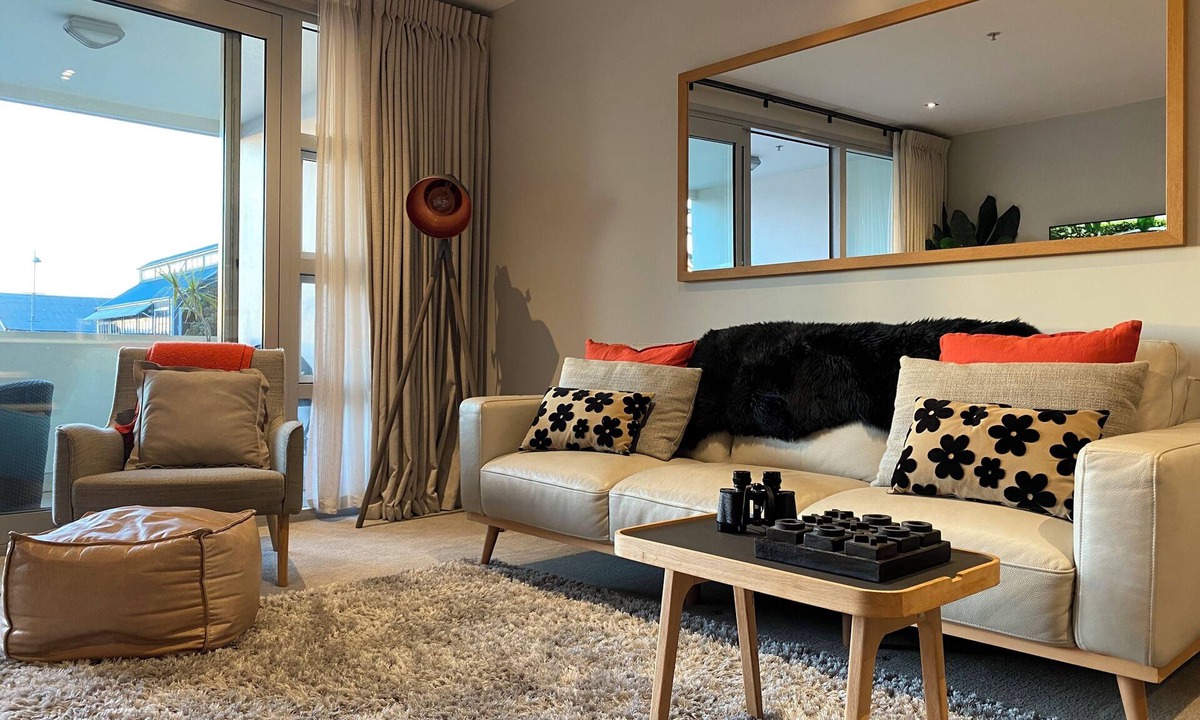 Stepneyville Apartment | Magic Sunsets & Waterfront Views Apartment