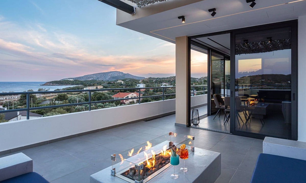 Legrena Villa | Magnificent Legrena Suite | Luxury Suite with Sea View | Modern Décor and 360°.
