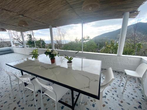 Borsh Villa | Maison Bellevue - 2 bdrm villa in Borsh beach