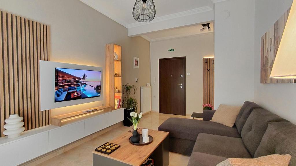 Serres Apartment | Maison Centrale - Free Private Parking - Luxury Stay in Serres Center