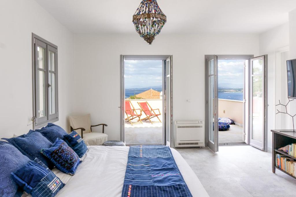 Spetses Villa | Maison Suisse with sea view in Spetses town
