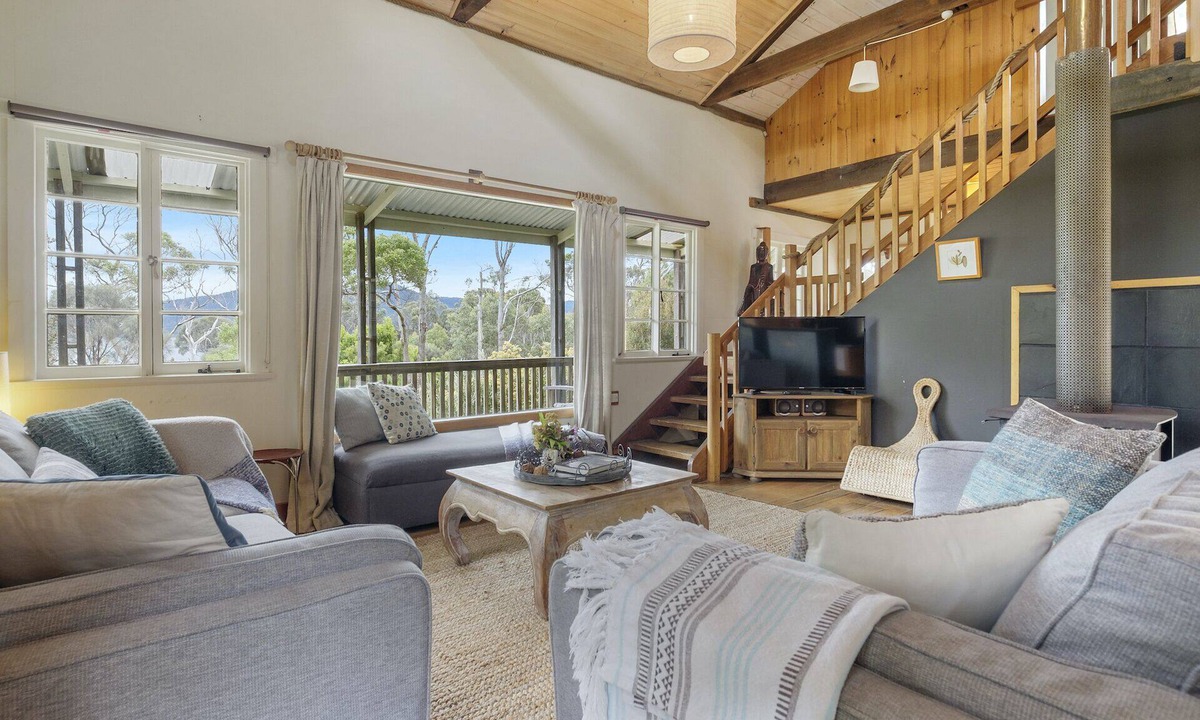 Alonnah House | Mandala Bruny Island, waterfront, near Restaurant