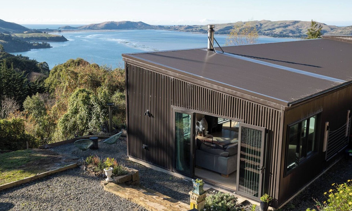 Careys Bay House | Manu Heights - Tranquil Luxury, Views & Privacy.