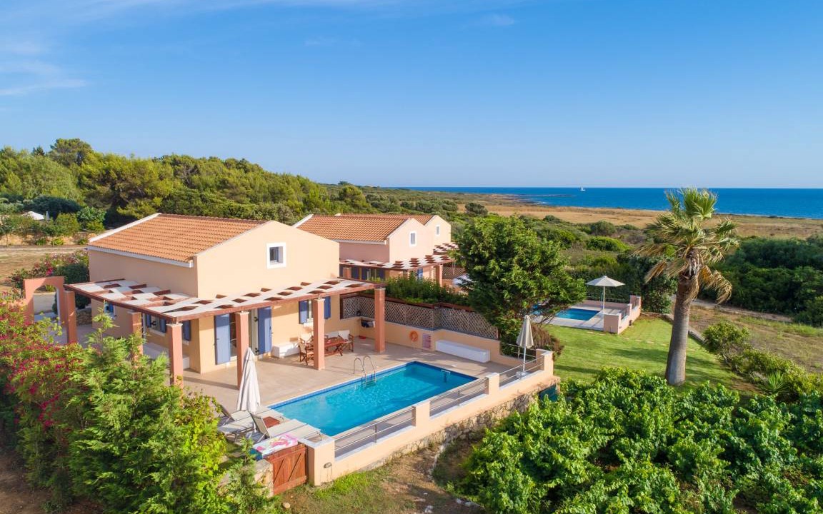 Kounopetra Villa | Maria Beach House: Large Private Pool, Walk to Beach, Sea Views, A/C, WiFi