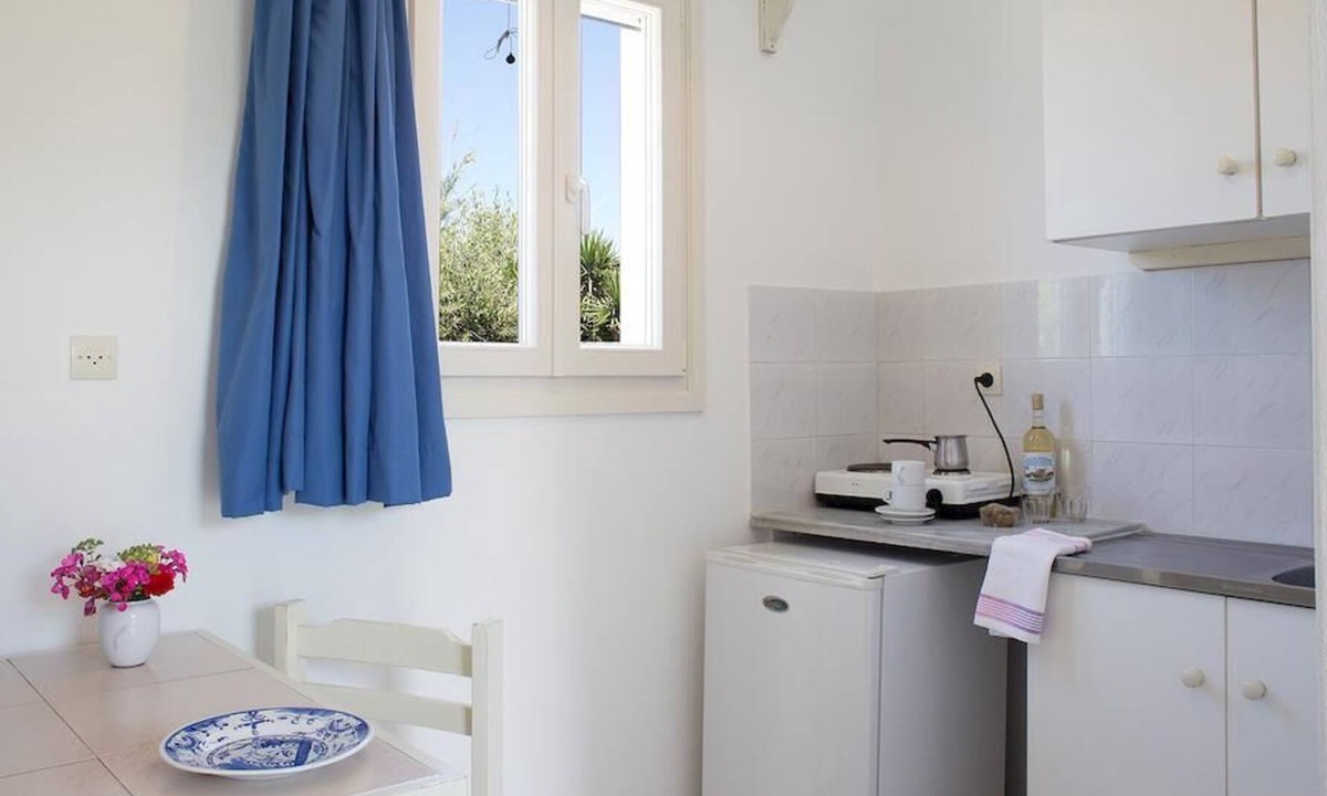 Parasporos Apartment | Marili Apartments, Apt#5 by the sea
