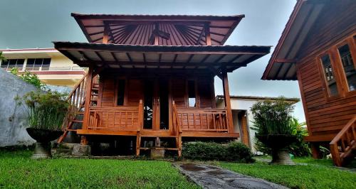 Praya House | Mayeka Transit Hostel Bandara Internasional Lombok