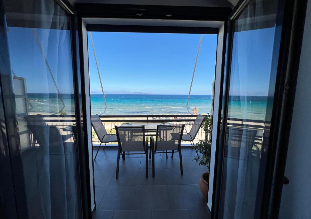 Spata-Artemida Apartment | MEDORA By the Sea Near Airport