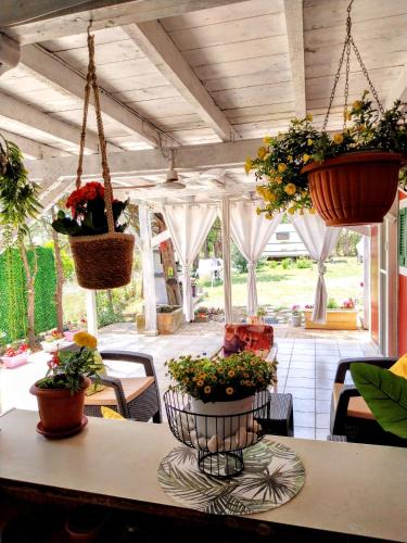 Alexandroupoli House | Menƴ's Azure Escape
