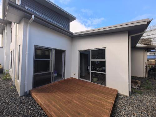Hamilton House | Modern 2 Bed Self Contained Suite