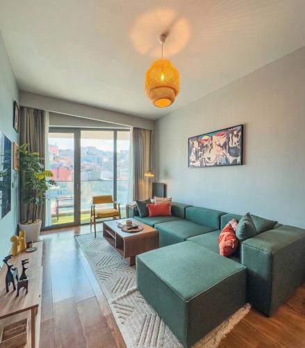 Taksim Apartment | Modern Central Apartment in Taksim w Pool, Gym, Balcony