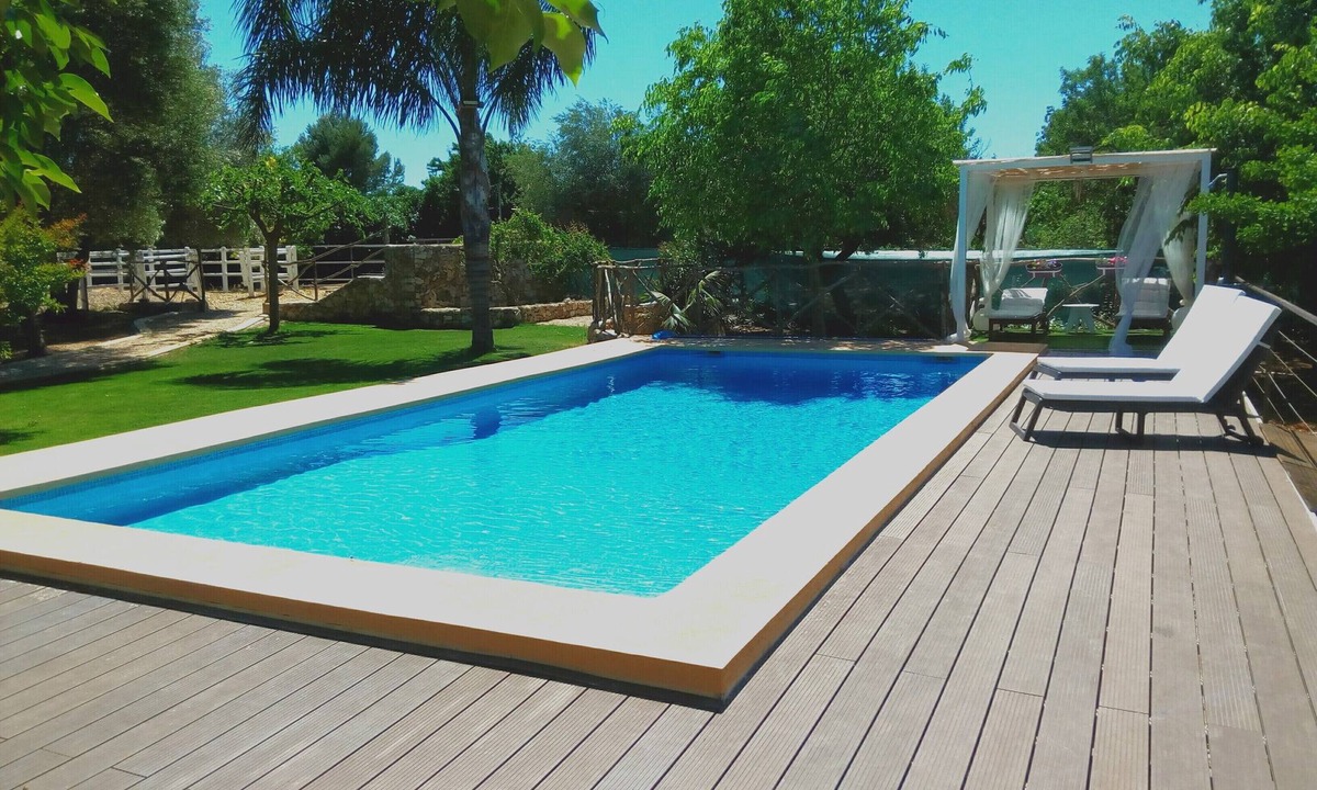 Buger Ski Chalet | Modern holiday home for 6 people with large pool