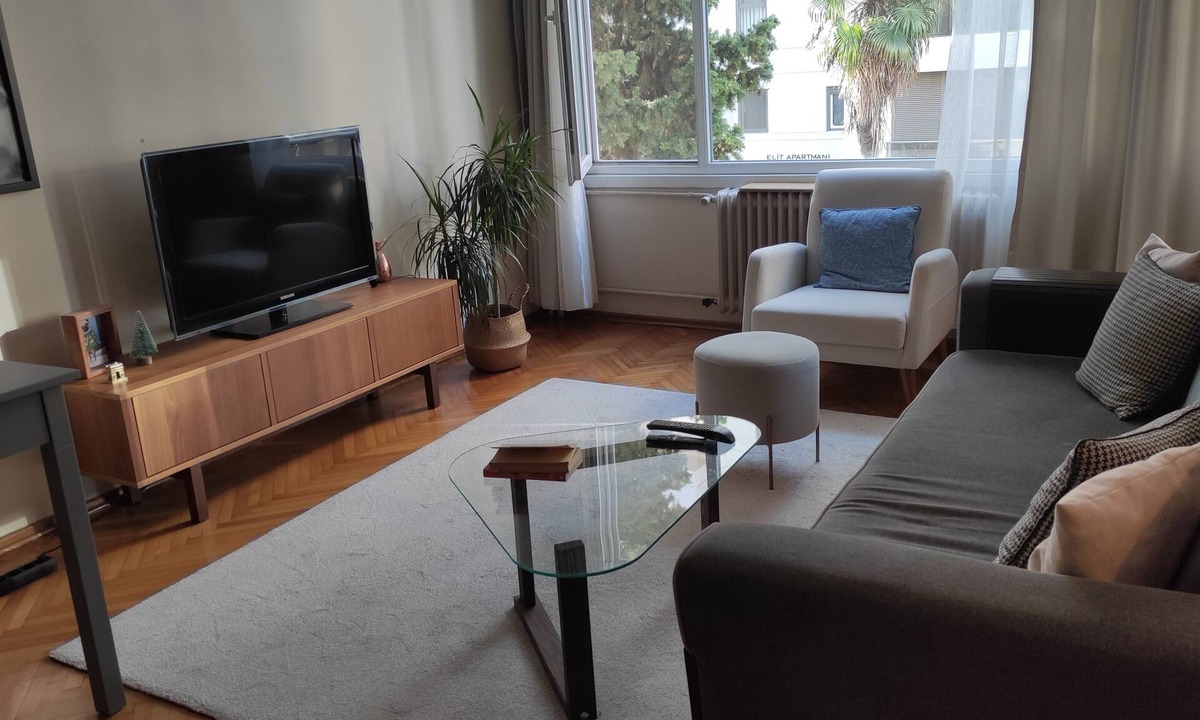 Erenkoy House | Modern Istanbul Flat Near Bagdat Street & Transit Hubs