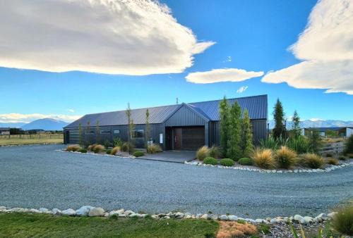 Twizel House | Modern Mountain-View Escape