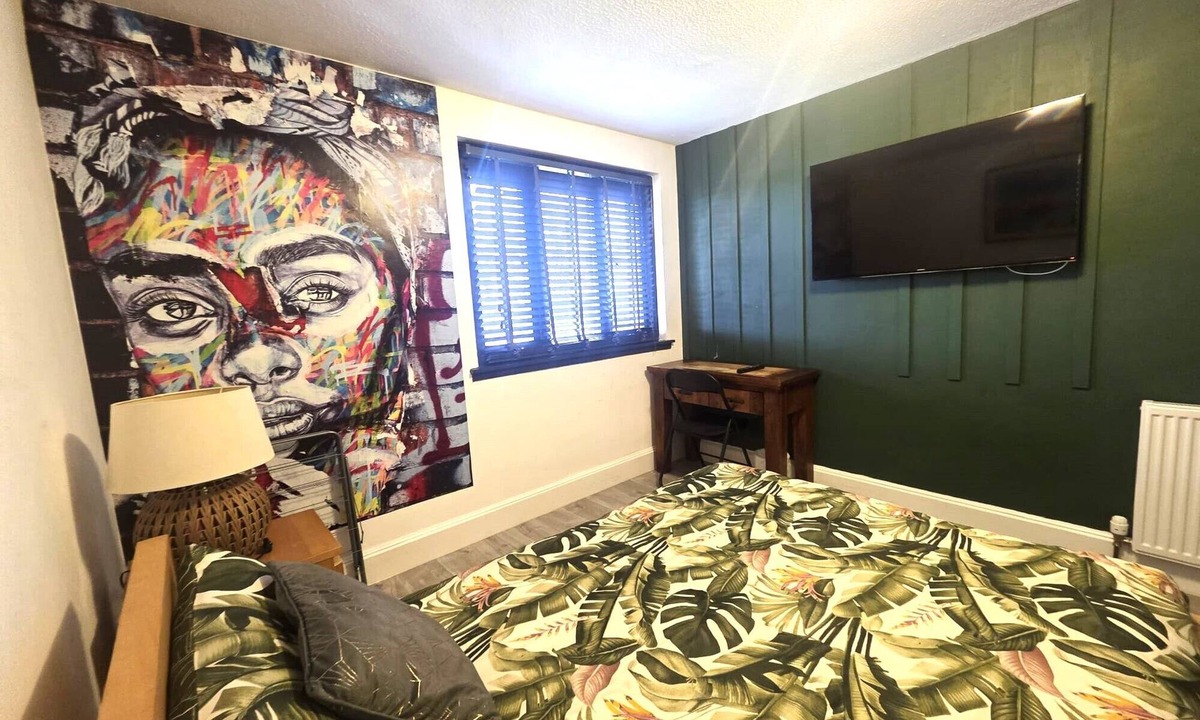 East Kilbride Apartment | Modern room in the heart of East Kilbride 30mins from Glasgow City