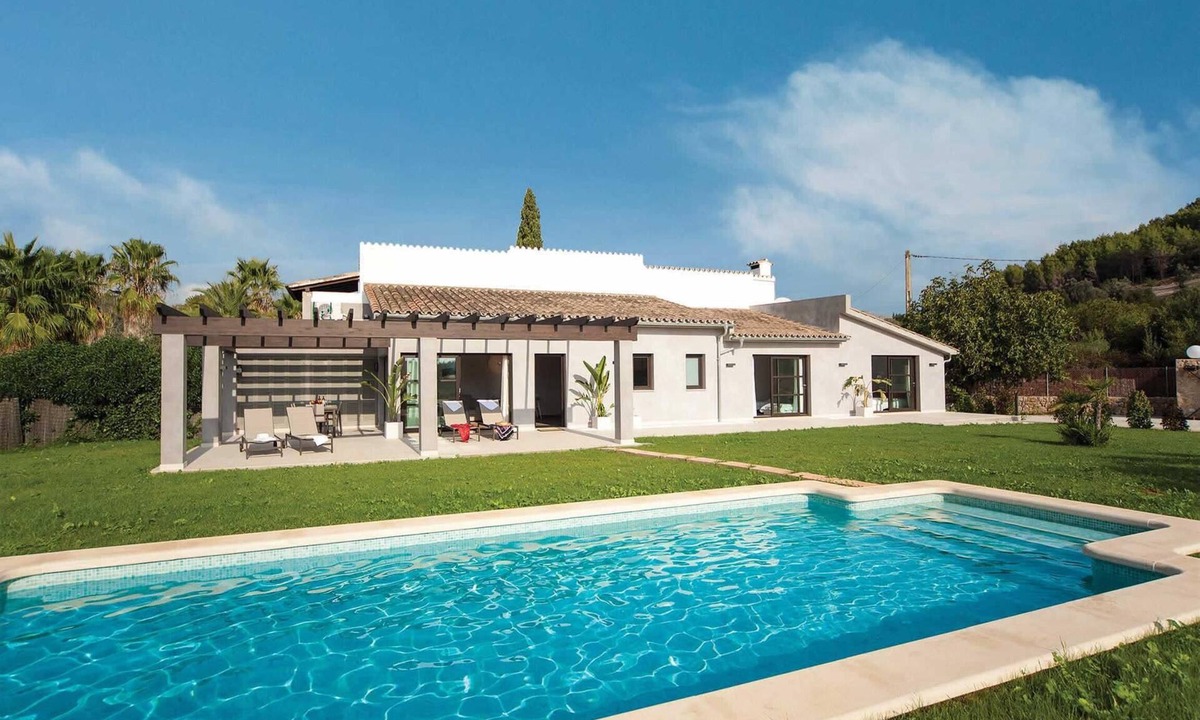 Pollensa Villa | Modern single storey villa w/private pool.