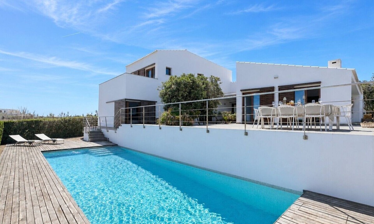 Ciutadella de Menorca House | Modern Villa for 9 Guests on the Cliffs of Cala Morell, Menorca