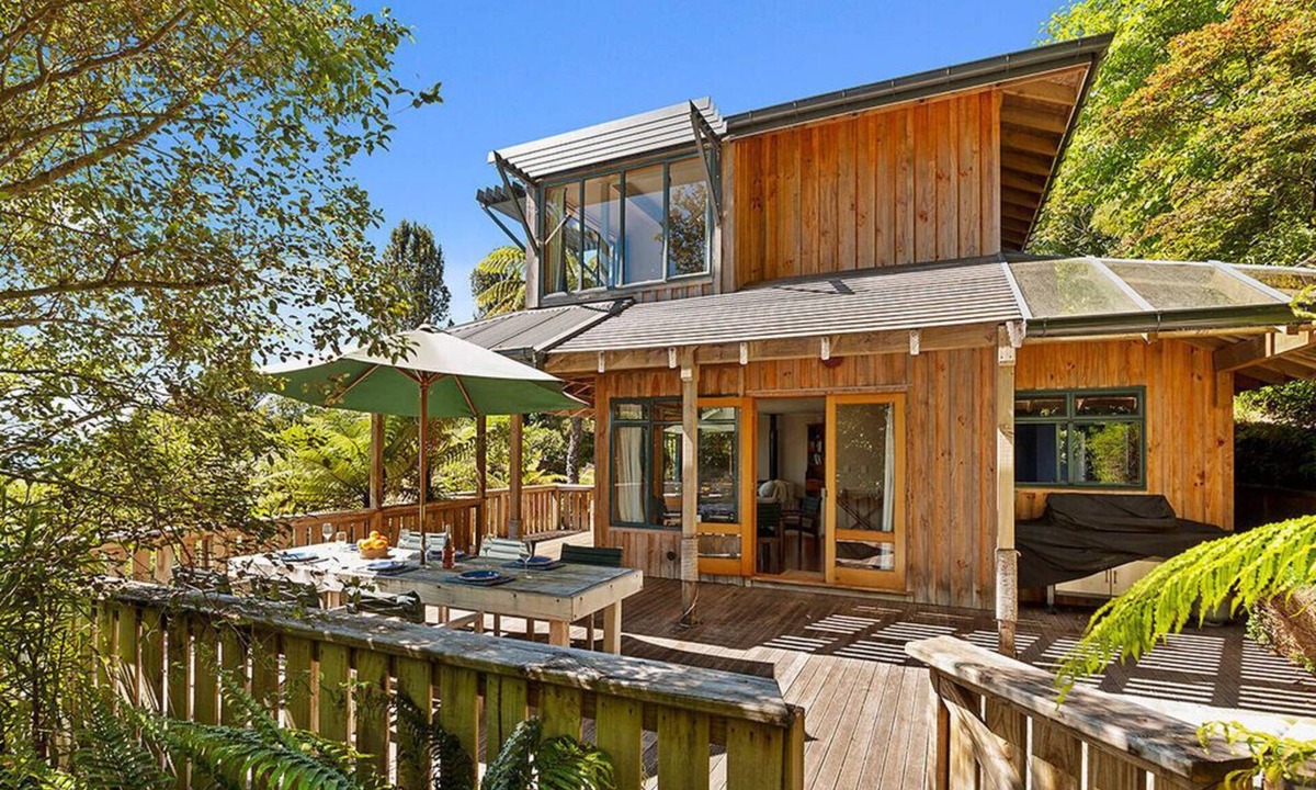 Moetu Lodge Pukawa Bay Holiday | Pukawa