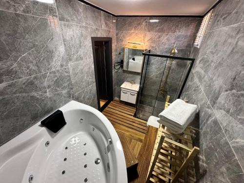 Kumkapi Bed & Breakfast | MorAgop Suites