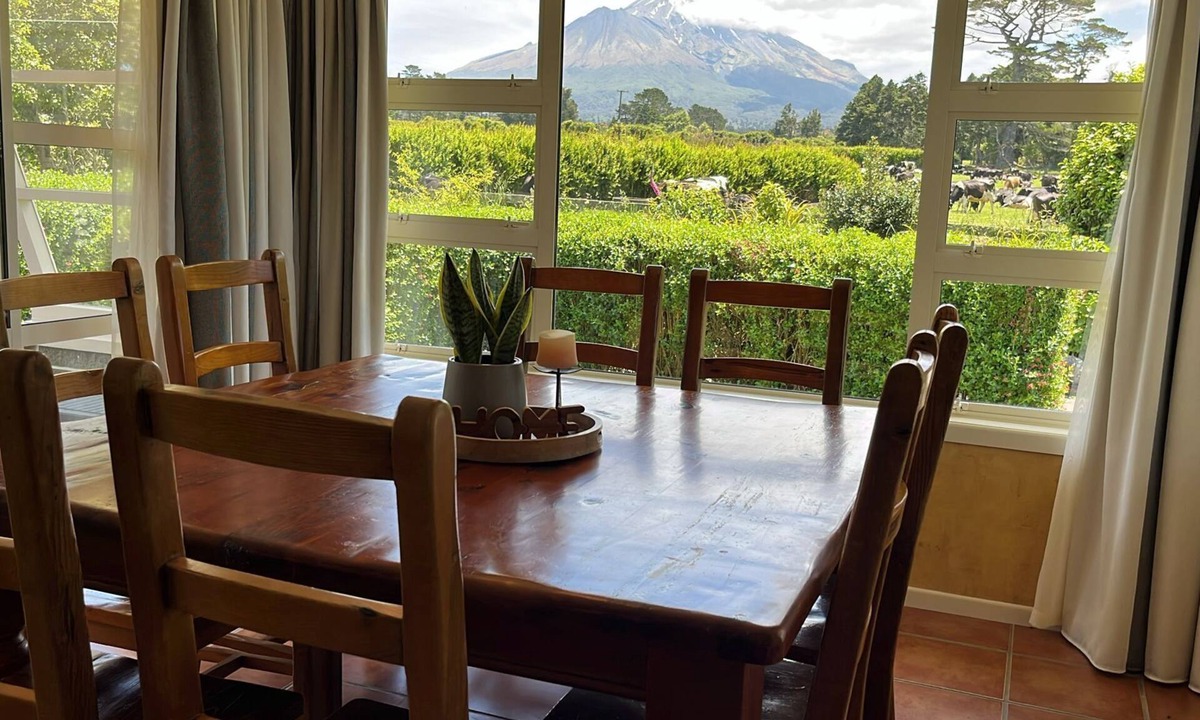 Taranaki House | Mount Taranaki Basecamp: 4BR Farmhouse + Games Room