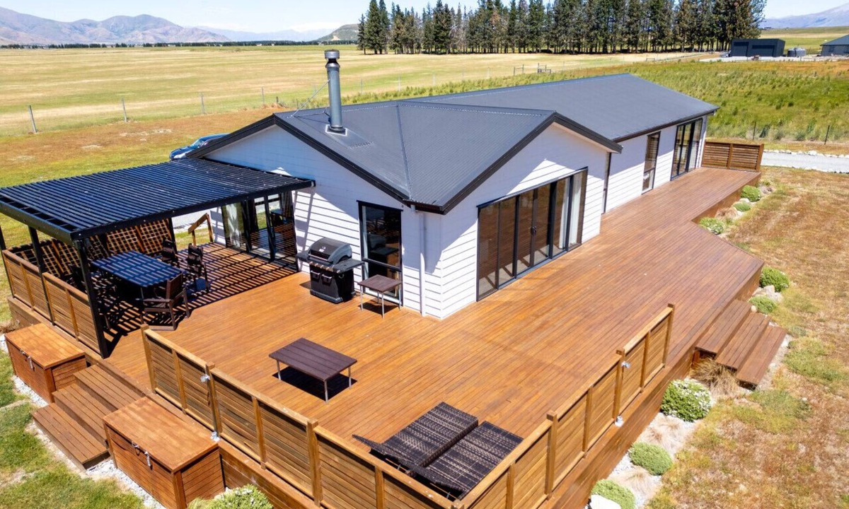 Ben Ohau House | Mountain View Retreat, Twizel FREE WIFI