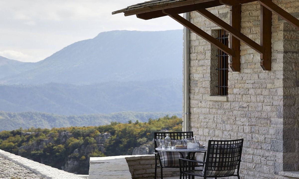 Monodendri Hotel | MounTrace Suites & Spa