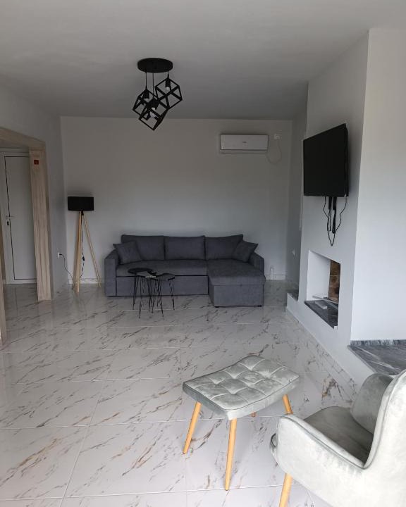 Oropos House | Mpoumpoukaki