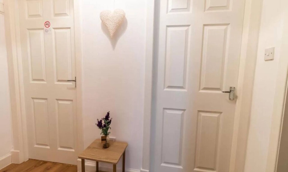 Dundee Apartment | Mycosy near the Park, 1 BR Apartment, Great Location- Dundee