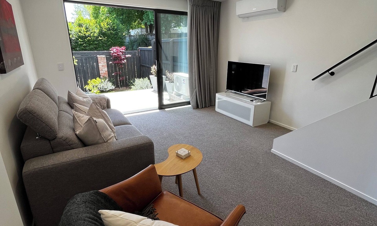 Merivale House | New Merivale townhouse, centrally located by Hagley Park and City.