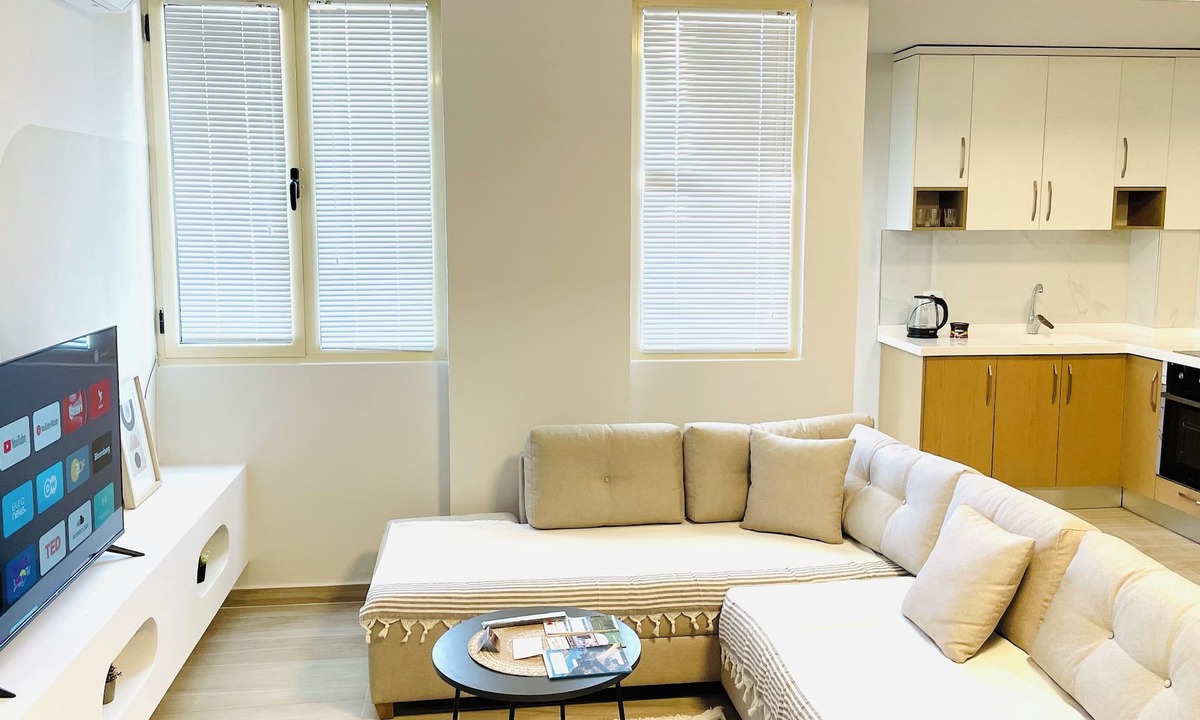 Divjake Apartment | Nova - Charming 2-bedroom apartment in Divjakë with WiFi, AC, free parking.