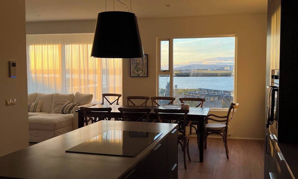 Reykjavik Apartment | Ocean front apartment