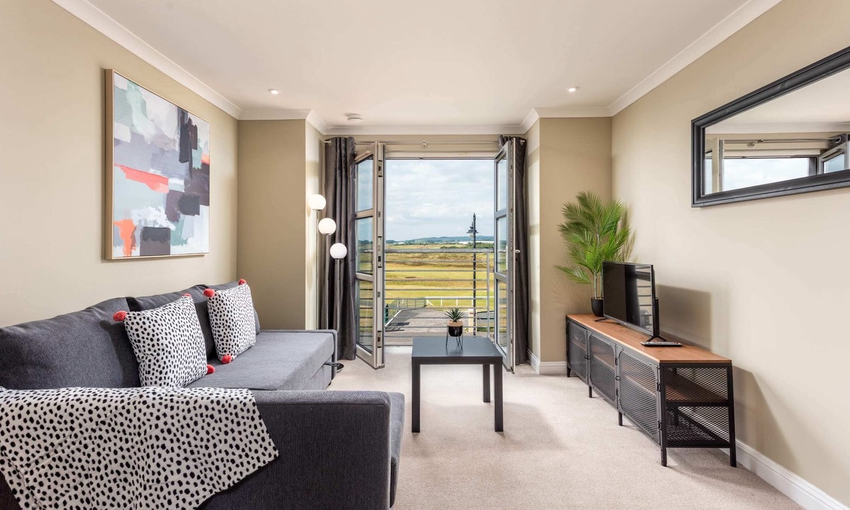 Prestwick Apartment | Old Prestwick View - Donnini Apartments
