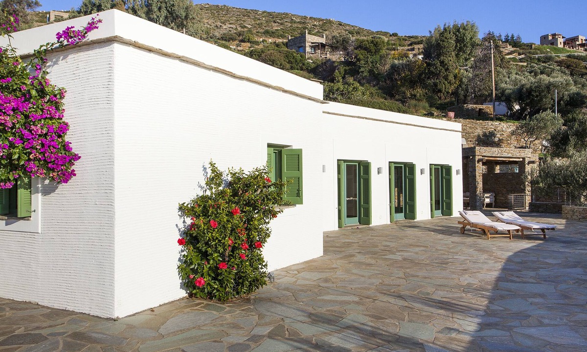 Batsi Villa | Olive Tree House -Comfortable living, breathtaking sea views, bbq and garden