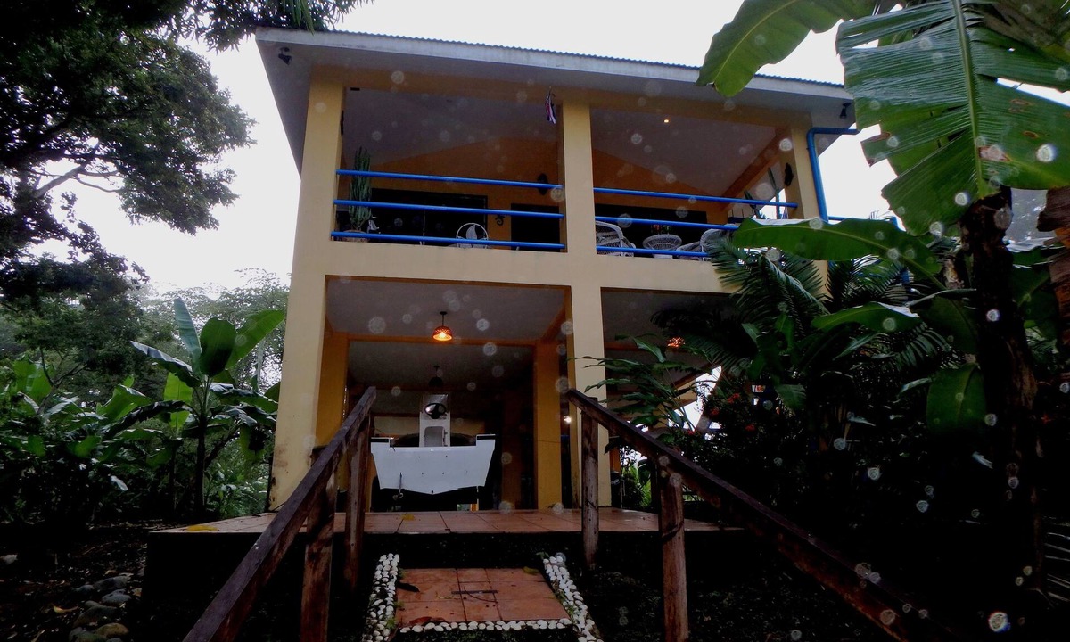 Sierpe House | On SIERPE RIVER - VILLA TRANQUILLO.2 beds, 2 baths, fully equipped, incl. A/C