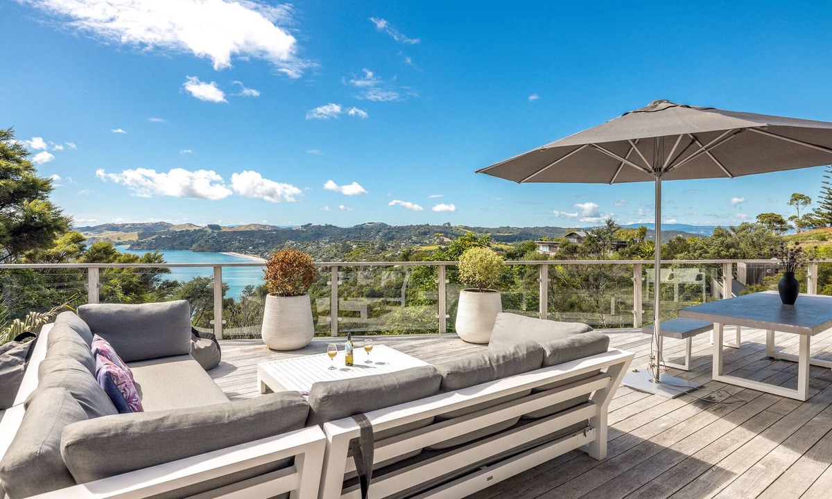 Ostend House | ONETANGI LUXURY l Be My Guest Waiheke