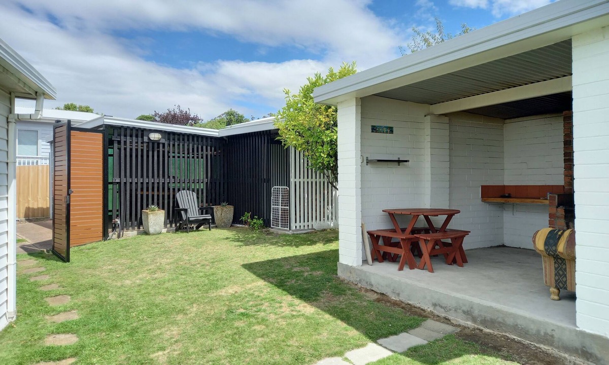 Orford House | Orford Escape, come and Relax! Quality beds and block knives are kept sharp!