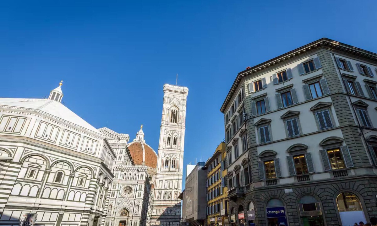 Duomo Apartment | Overlooking Piazza del Duomo breathtaking view of the Cathedral