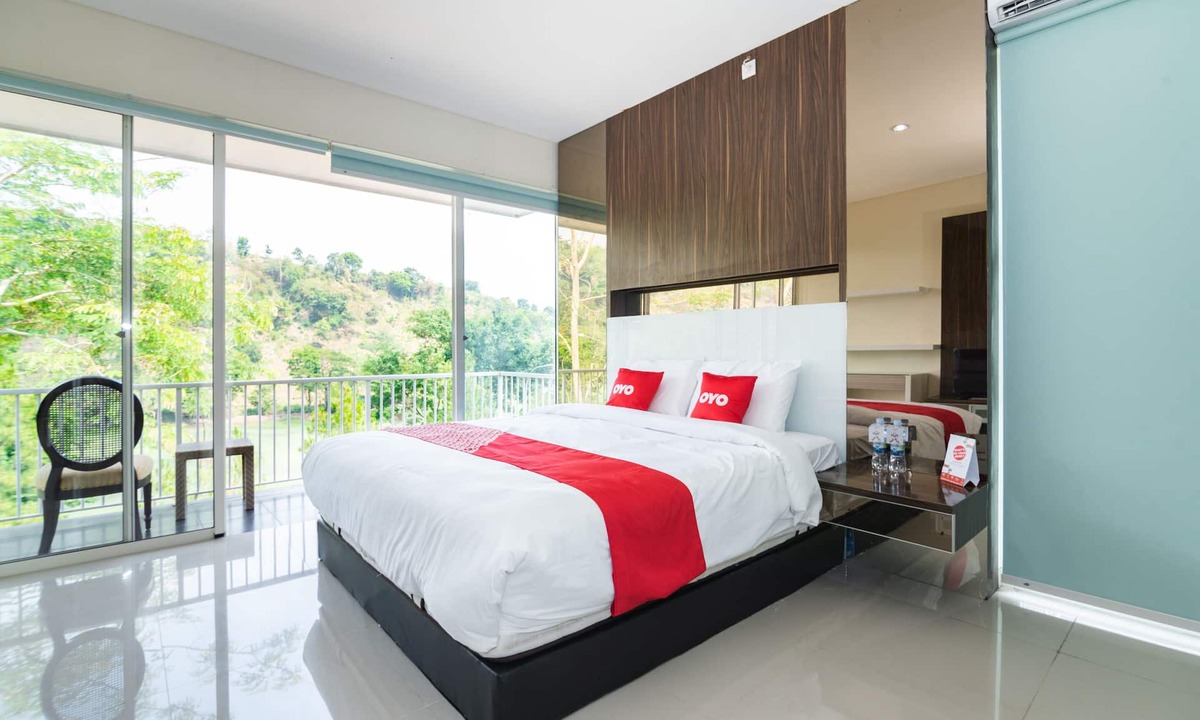 Prigen Hotel | OYO 2001 Taman Dayu Villa Golf View