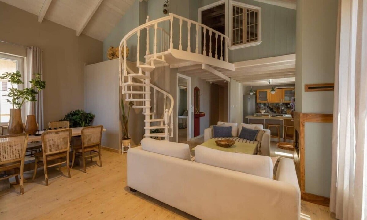 Paleros House | Paleros Stone Summary