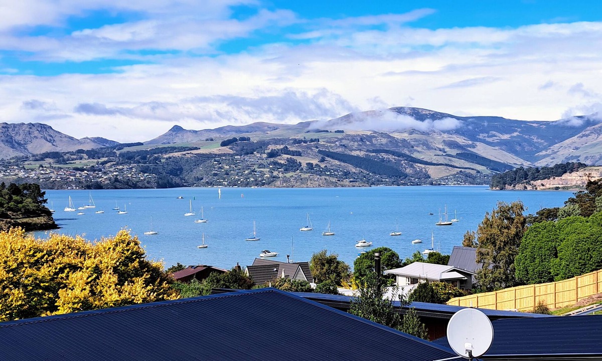 Christchurch District House | Panoramic Views from Spacious New Beach House in Christchurch's Cass Bay
