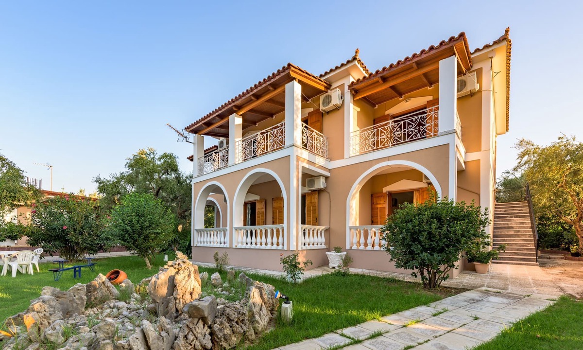 Psarou House | Pansion Mary Studios
