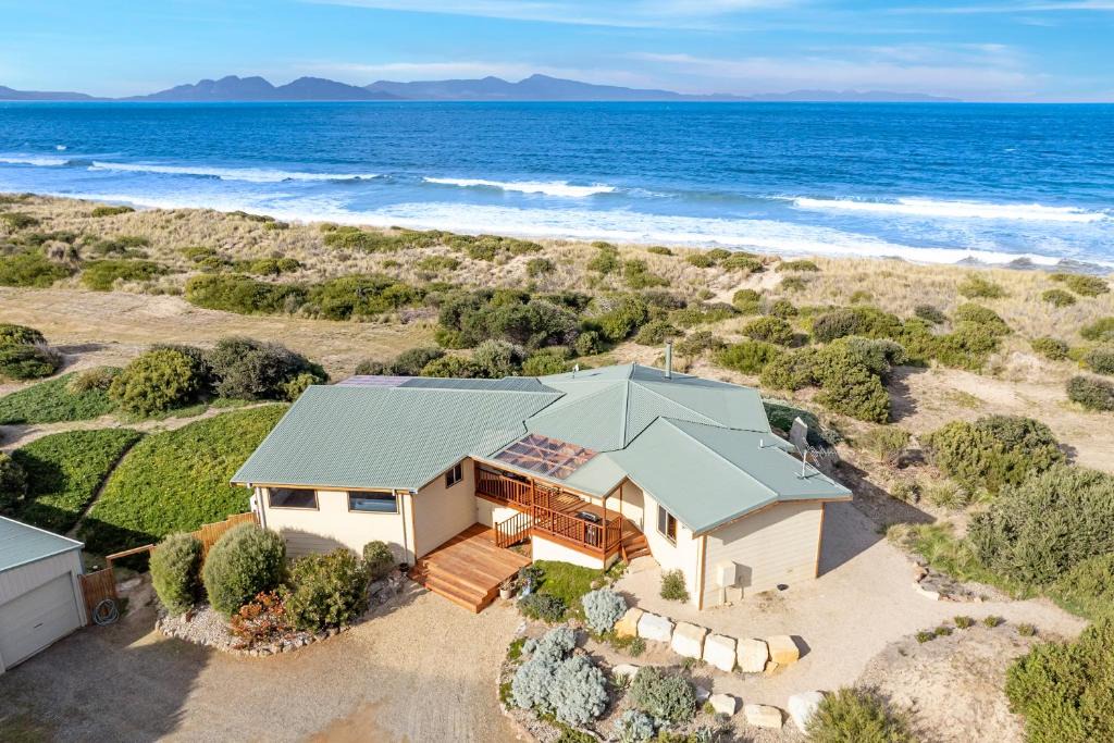 Dolphin Sands House | Peace & Plenty