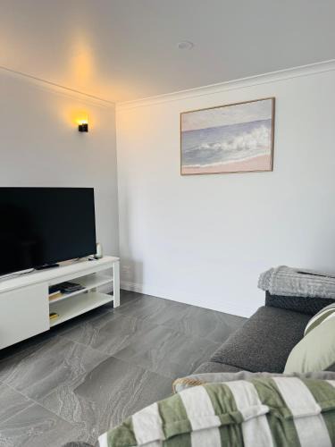 Cooee Apartment | Penguin Paradise Studio Guesthouse